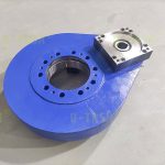 配备大减速比减速机的斜齿回转驱动方案