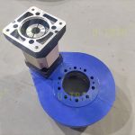 配备大减速比减速机的斜齿回转驱动方案